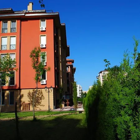 Апартамент Sunny View Central *
